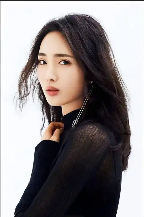 从《河神》到王紫璇:邂逅性感迷人的演技派女神