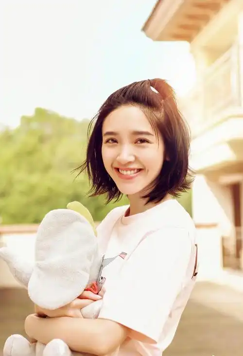 十大笑容最迷人女星最具治愈力的不是杨幂也不是杨紫而是她