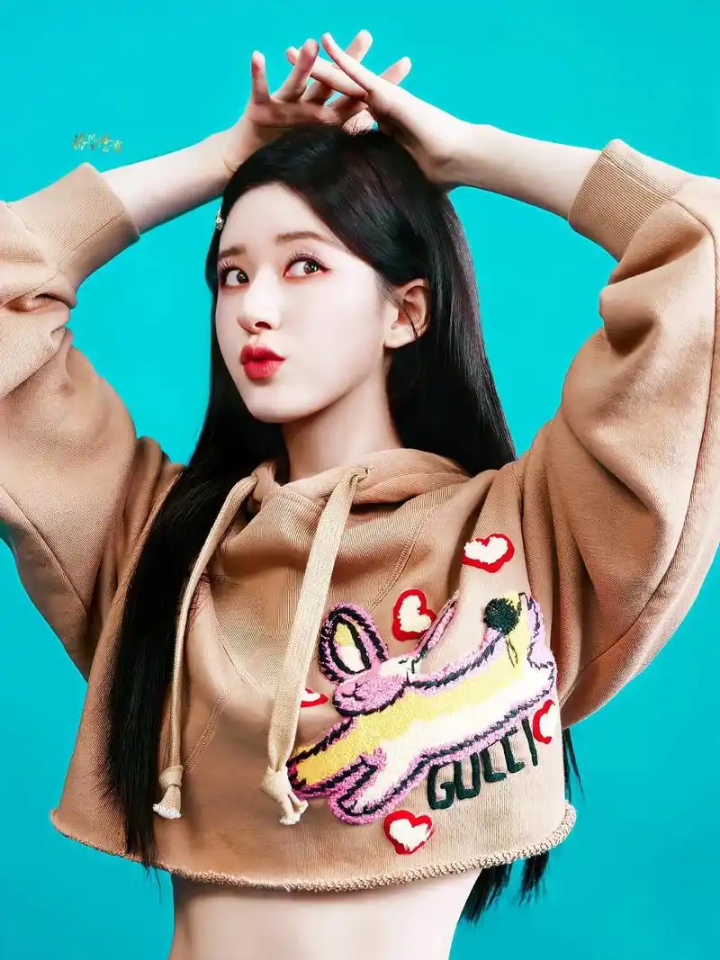 推赵露思一些长图照片可以当壁纸用都超高清.#赵露思壁纸高清  - 抖音