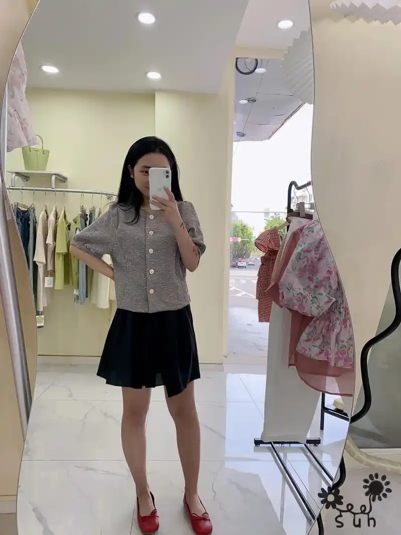 身高一米五,体重100斤.本胖亲自出战#实体店女装 #日常拍 - 抖音