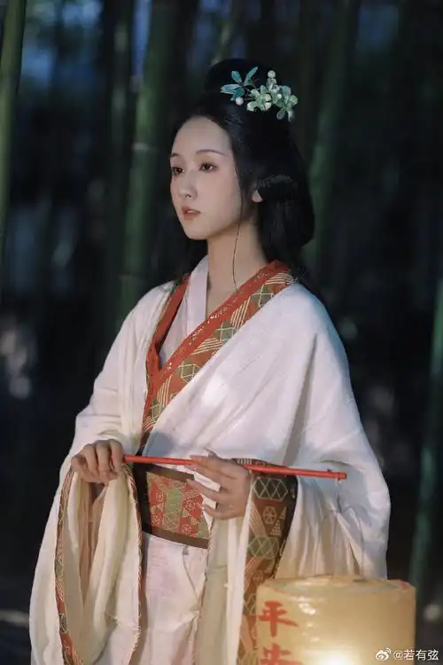 魔光的摄影作品##国风吹万里##战国袍##汉服摄影##古风摄影