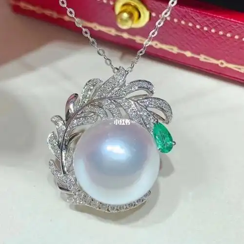 18k金镶嵌钻石珍珠吊坠