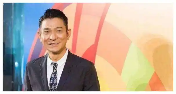 62岁刘德华晒一日三餐,网友惊呼太狠,看起来像40岁!_锻炼_体魄_身体