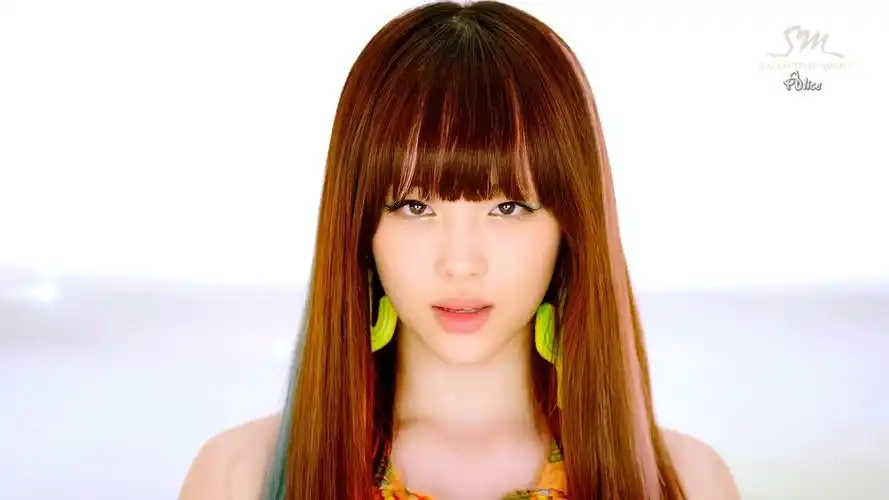 韩国美女明星崔雪莉写真壁纸