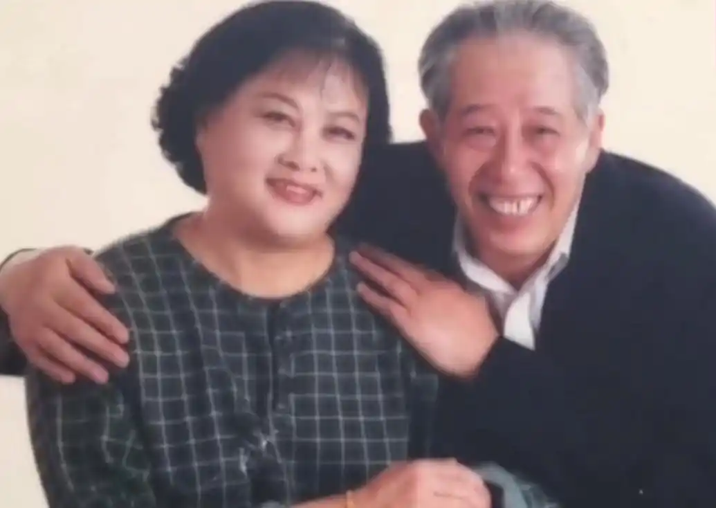 演员文兴宇:为角色苦练嗓音,为妻子卧病写信,去世15后仍被怀念