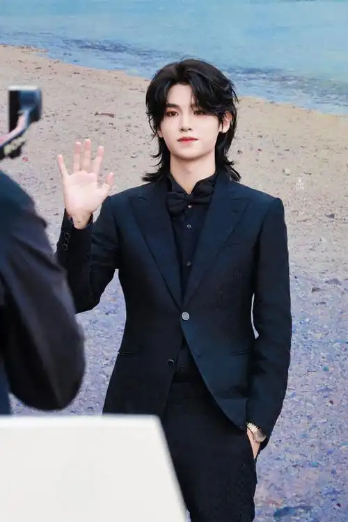 黄明昊长发狼尾##平遥国际电影展