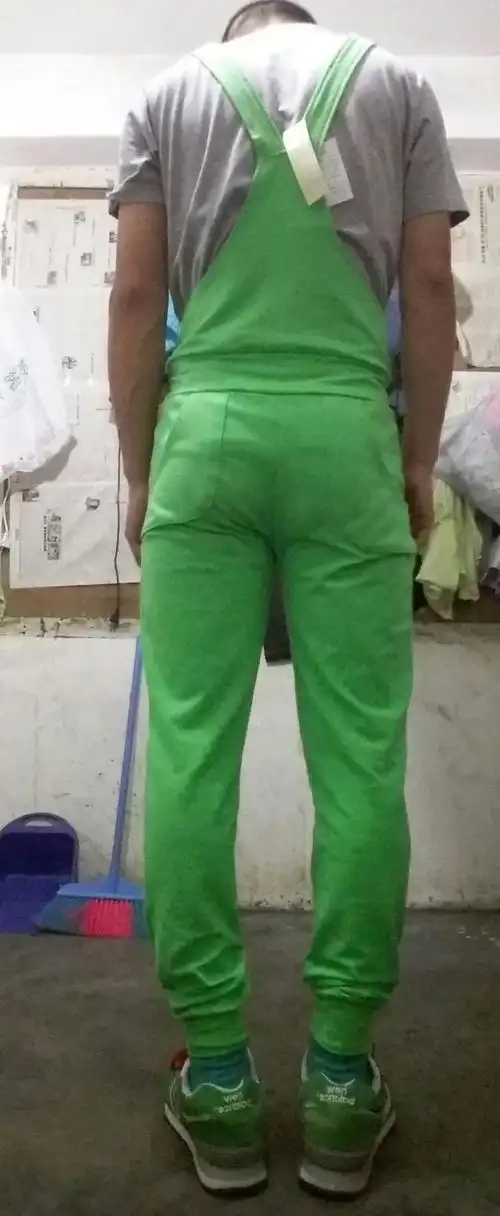 女生回答,二十多岁的男生穿背带裤,女生喜欢男生穿背带裤吗?