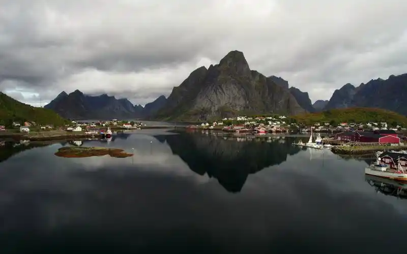 4k hdr 苹果原生动态壁纸 欧洲小镇