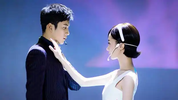 韩东君牵手胡冰卿"返老还童" 重回二十岁寻梦追爱