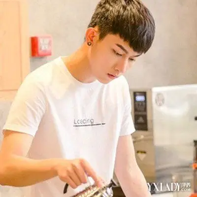 男生圆弧刘海发型推荐 让你瞬间充满动感与帅气