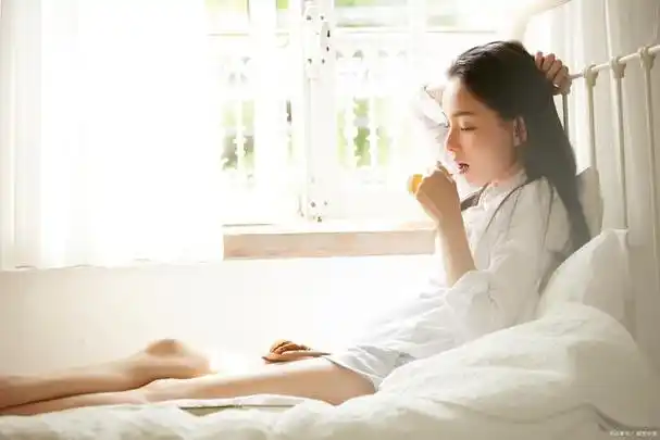 我40岁了女儿的朋友忽然向我表白我不再坚持单身