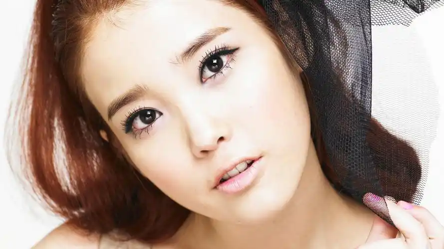 李知恩主题壁纸