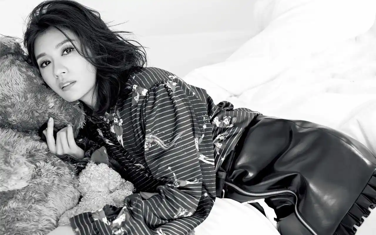 女神贾静雯唯美高清图片桌面壁纸