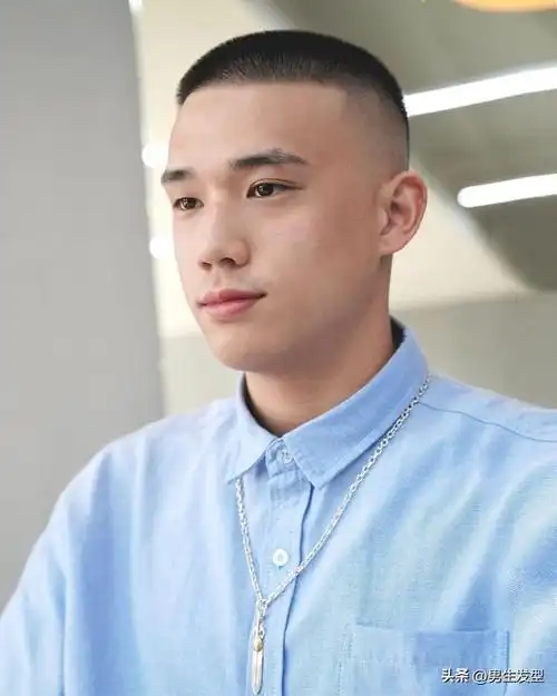 建议30岁男生剪这三款发型,摆脱稚气,轻熟又帅气!