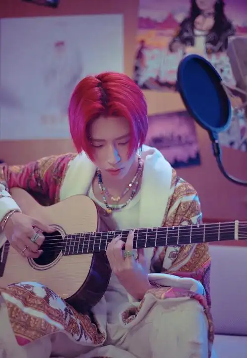 小鬼王琳凯 素颜和特效