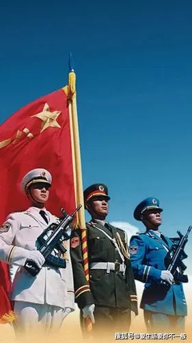 八一建军节,穿军装行军礼的你最美