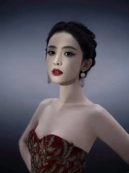 古力娜扎超话娜扎×智族gq大赏    娜扎gq红毯上身穿marchesa fall