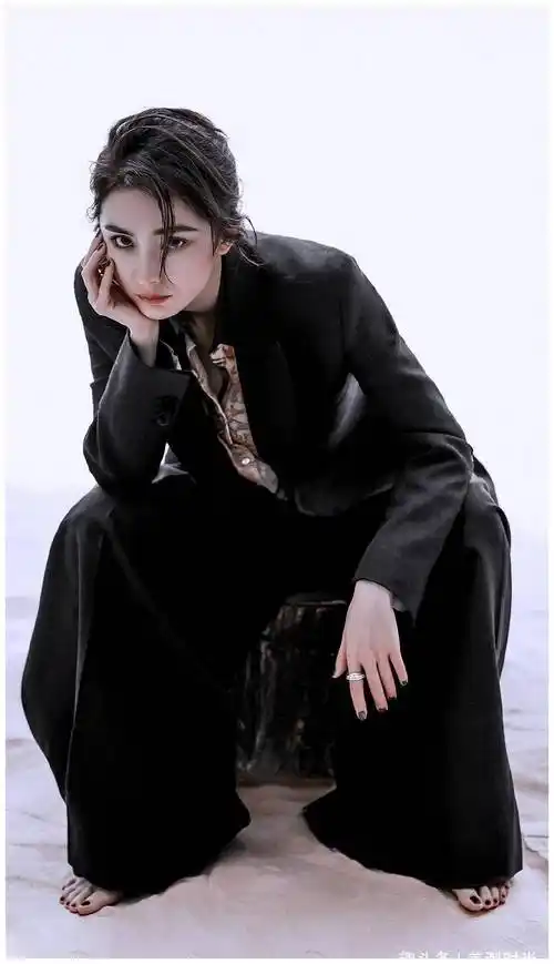 原创穿西装的女星有多飒刘亦菲上演西装杀杨幂表现出超一流水准