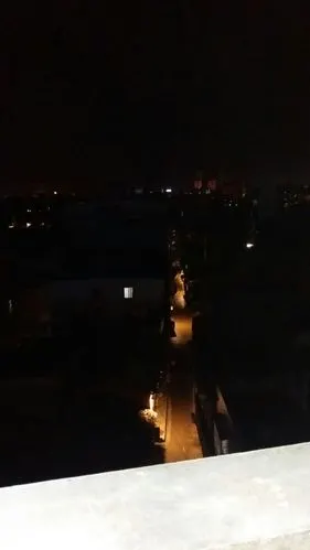 家楼顶晚上夜景