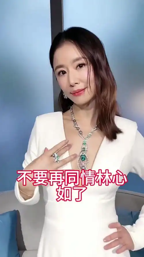 不要再同情林心如了,看到霍建华婚后无戏可拍,才明白唐季礼