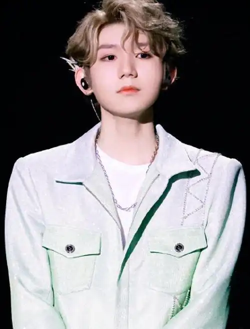 小便,秋裤穿到发硬,你不了解明星私下有多邋遢|谢娜|王源_网易订阅