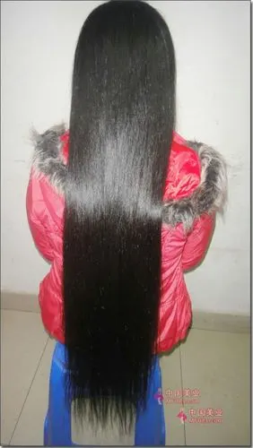中国美业 长发 剪发 >> 正文  在家剪下姑娘一米长发,售价1000概不