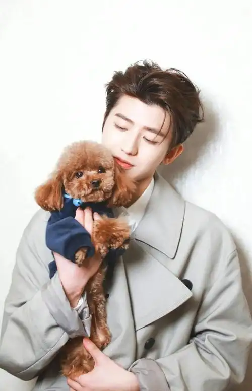 蔡徐坤事件持续发酵,c女士颜值曝光面容清秀,5年老粉宣布脱粉|莫小棋