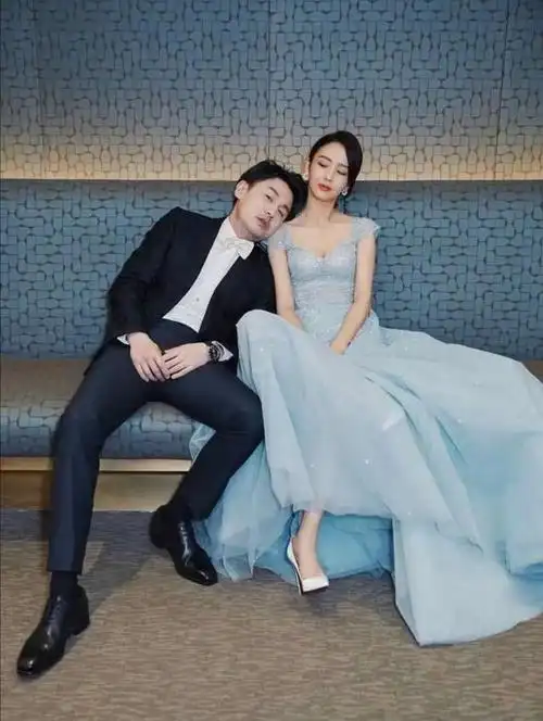 幸福的翟煦飞:裸婚嫁给同班帅哥雷佳音,今与女儿被老公宠爱