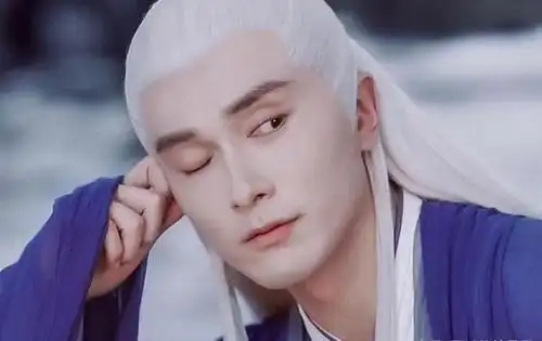 高伟光:戏内是高冷的东华帝君,戏外笑点低还是段子手