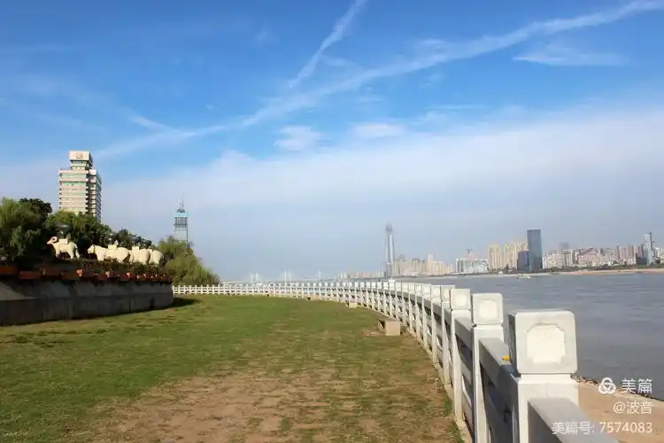 其它 汉阳莲花湖及江滩掠影 写美篇  莲花湖公园,古称郎官湖,史载为