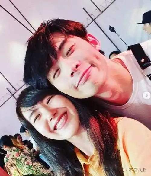 宋茜_尼坤_妹妹