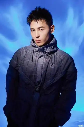 欢娱影视演员洪尧size潮流生活大片今日发布