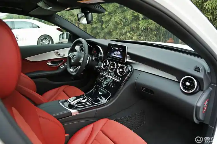 【奔驰c级2018款c 200 运动版内饰全景副驾驶员方向汽车图片-汽车图片