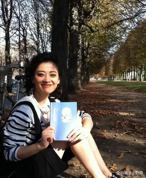 梅婷当时的生活颇有一落千丈的意味,是因为叶大鹰突然改变了她的拥趸.