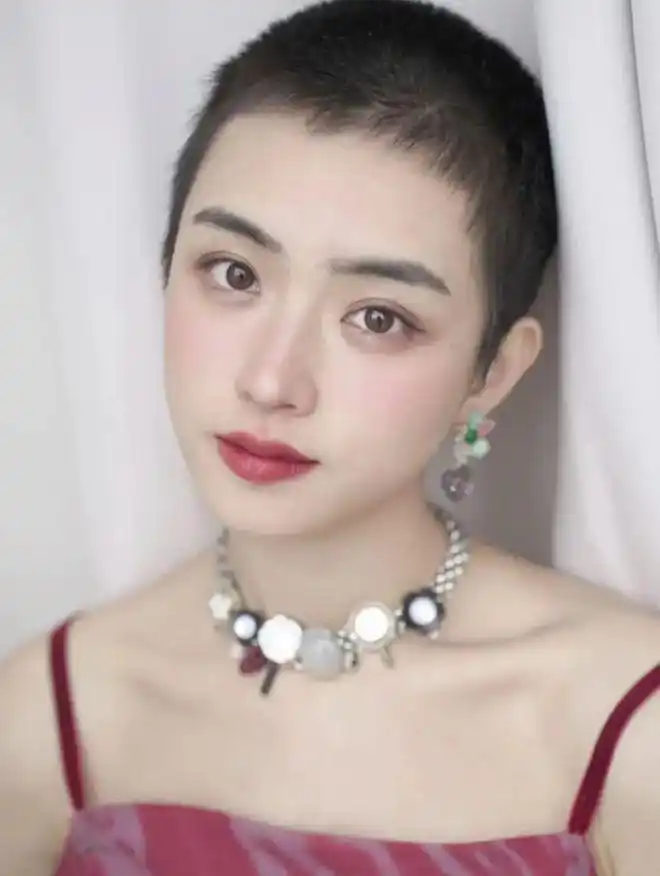 这些主动剃寸头的女孩,让多少人破防了…|短发|发型|黑长直|长头发|假