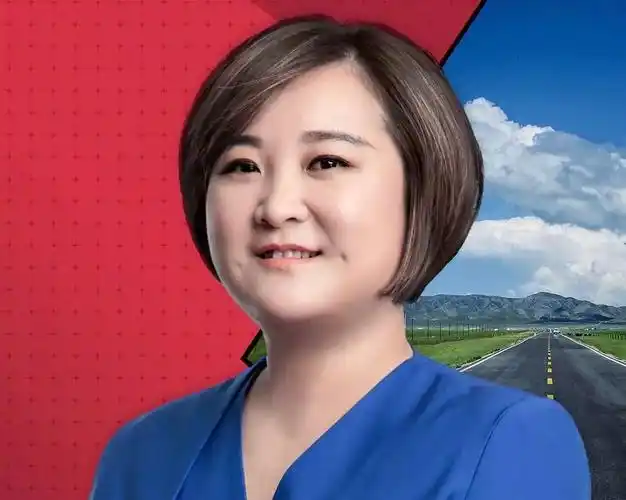 央视春晚舞台上贾玲演婆婆,身为冯巩徒弟,她的奋斗之路让人敬佩