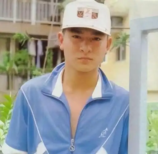 刘德华"断崖式"衰老?白发苍苍啤酒肚突出,网友泪目:该退休了