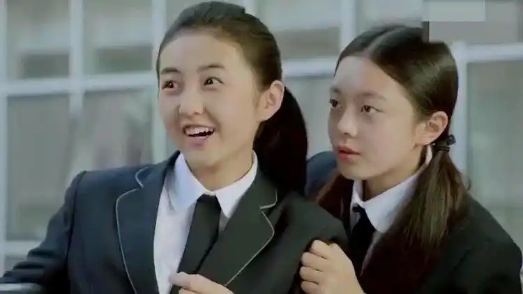 小别离:李想主动和朵朵搭讪,这搭讪的方式好冷,朵朵激动得结巴