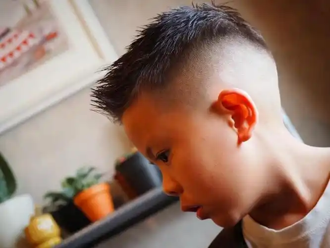 小男孩发型15款,又帅又精神,你儿子值得拥有插图4