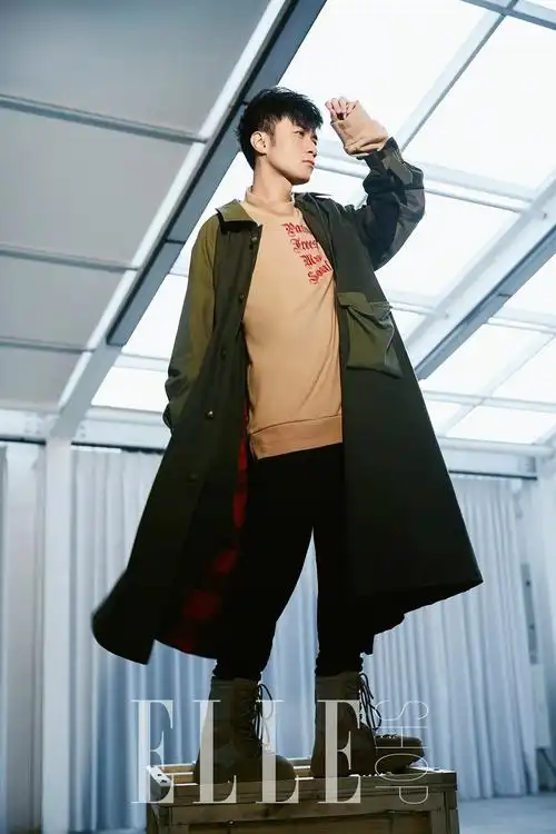 古巨基《elleshop》写真曝光 身着个人品牌解锁秋冬时尚