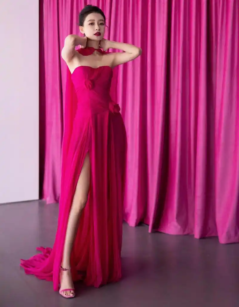 孙怡这身红衣穿搭简直绝了,美如仙女!