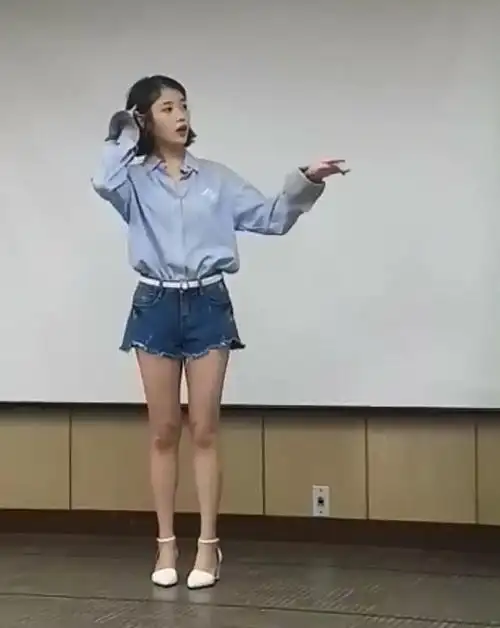 看上身的效果却感觉到不好驾驭,哪怕是身高只有一米左右的李知恩体重