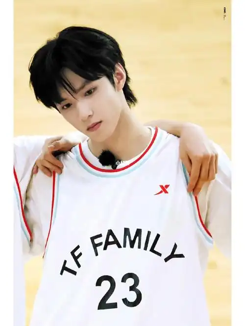 我不允许有人不知道刘耀文,要颜值有颜值,要身高有身高,要什么都有