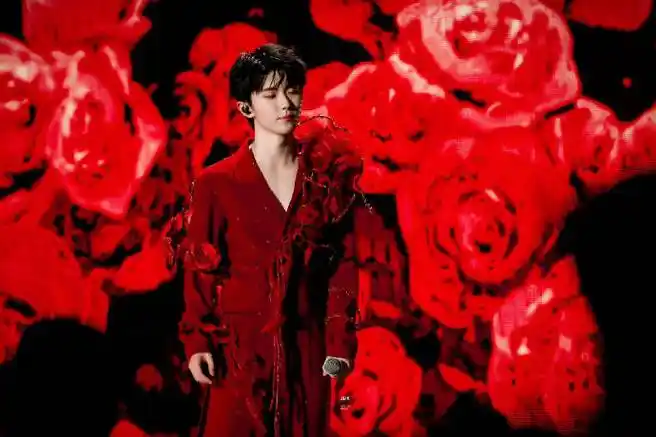 马嘉祺风花雪月饭拍