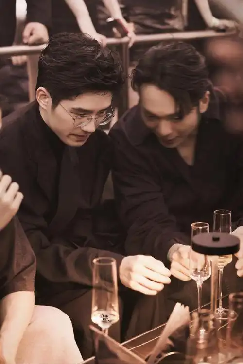 刘昊然 就是硬帅