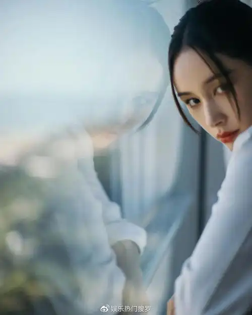 怦然再心动里的王子文太美了造型穿搭又甜又酷太招人喜欢