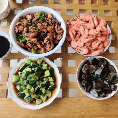 四个菜的午餐需要花多少钱?