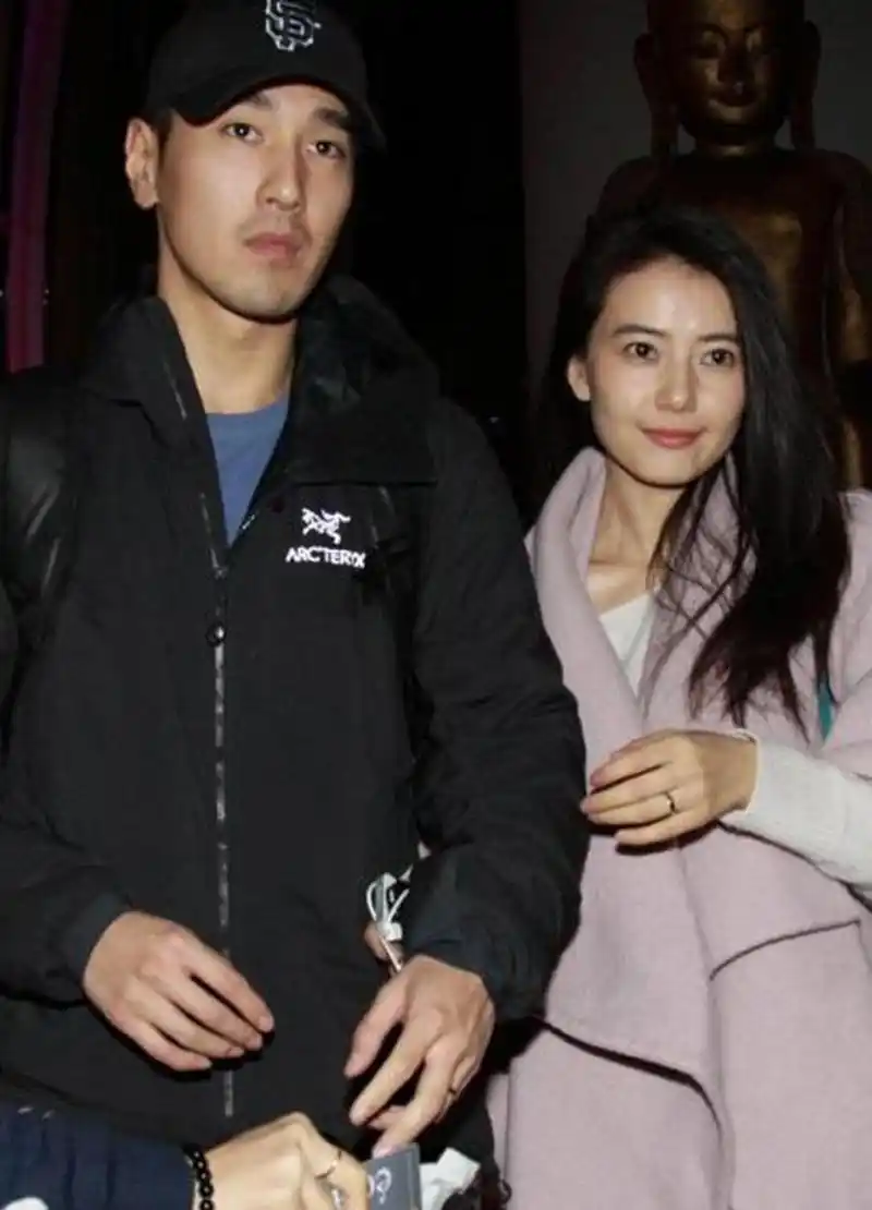 柳生飘絮的扮演者高圆圆也是大家熟悉的一位女星,虽然她嫁给赵又廷