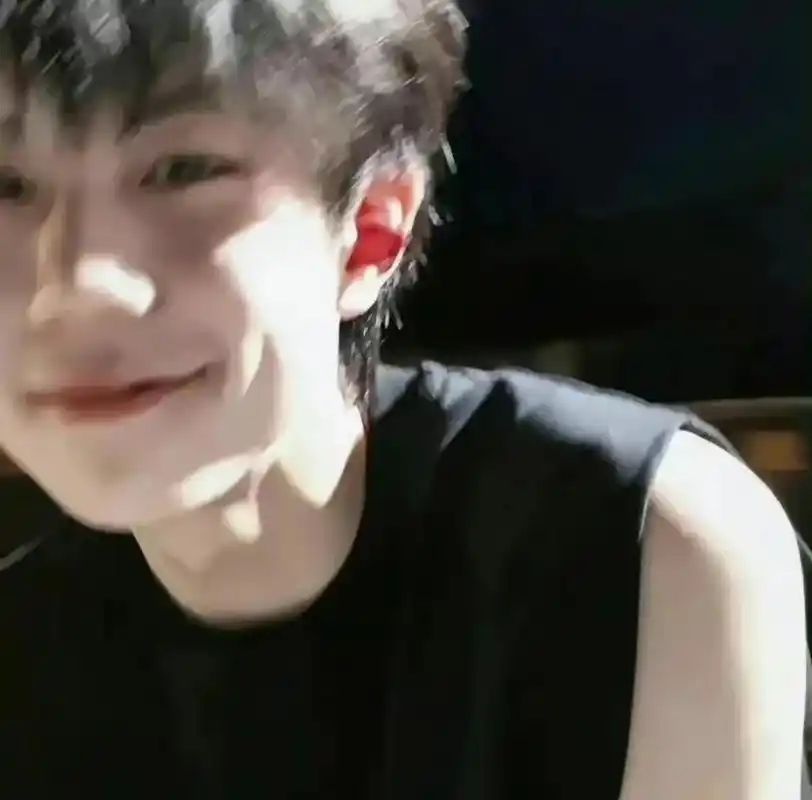 氛围感男头#微信头像# #优质头像# #氛围感# #头像# #治愈