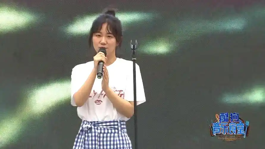 谢春花《这一天我什么都不想干》酷狗音乐食堂酷狗音乐节现场版